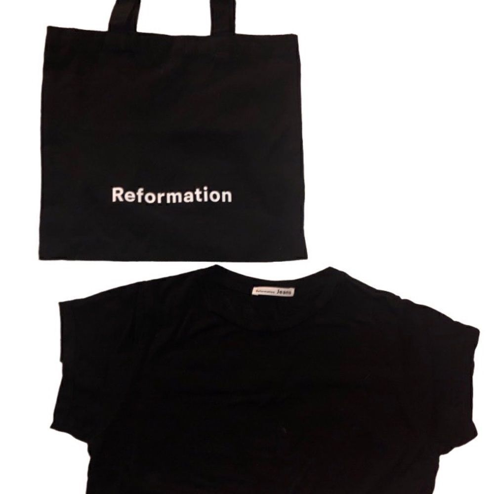 Reformation set of tote solid top retail is triple the price - Picture 2 of 2